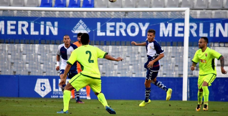 Marc Martínez en el partit contra l'Elche de la primera volta disputat a la Nova Creu Alta | Críspulo Díaz