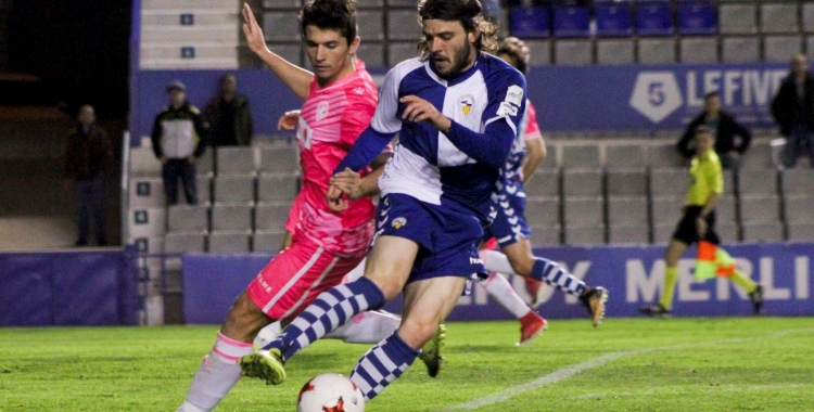 Migue García en una acció del partit contra l'Hércules | Sandra Dihör