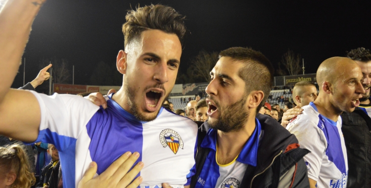 Yeray Sabariego celebrant la Copa Catalunya aconseguida la temporada 2015-2016 contra el Barça B | Roger Benet