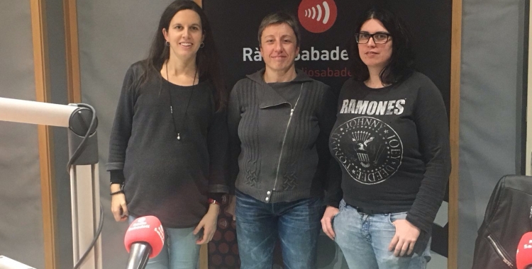 Míriam Ferràndiz, Isabel Tapia i Alex Bixquert als estudis de Ràdio Sabadell | Foto: Raquel Garcia