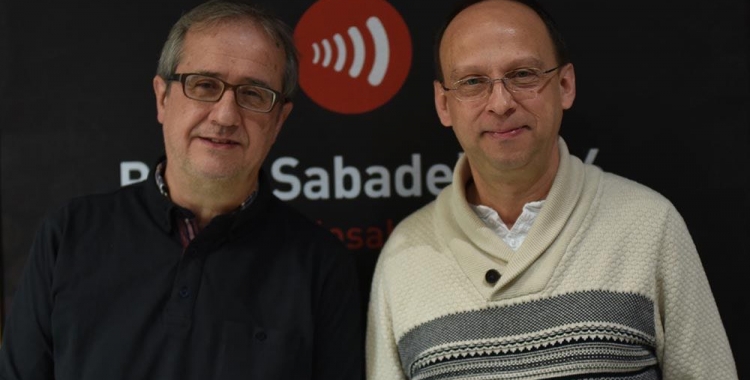 Adolf Pla i Bernat Castillejo als estudis de Ràdio Sabadell| Foto: Roger Benet
