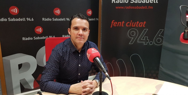 David Baró als estudis de Ràdio Sabadell | Foto: Clàudia Martínez