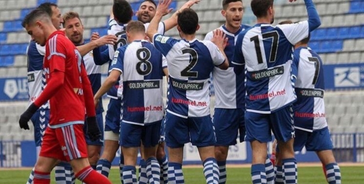 Pinya arlequinada celebrant ahir el gol de Pedro Capó | Sandra Dihör