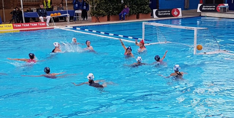 Imatge del partit d'aquesta tarda a la piscina Josep Vallès
