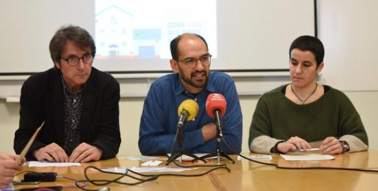 Jordi Nuñez, gerent de Vimusa, l'alcalde de Sabadell, Maties Serracant, i la regidora d'Habitatge, Glòria Rubio. Foto: Roger Benet