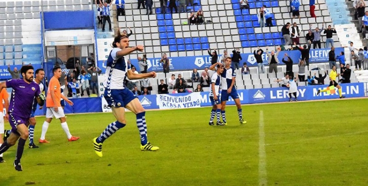 Migue Garcia, amb el seu gol contra l'Ontinyent a l'últim minut, va evitar que l'estadística es trenqués | Crispulo D.