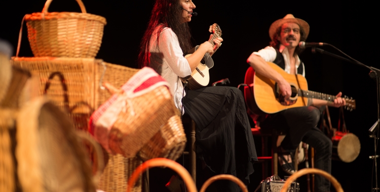 L'espectacle 'Els cistells de la Caputxeta' de Samfaina de colors | Noemí Elías