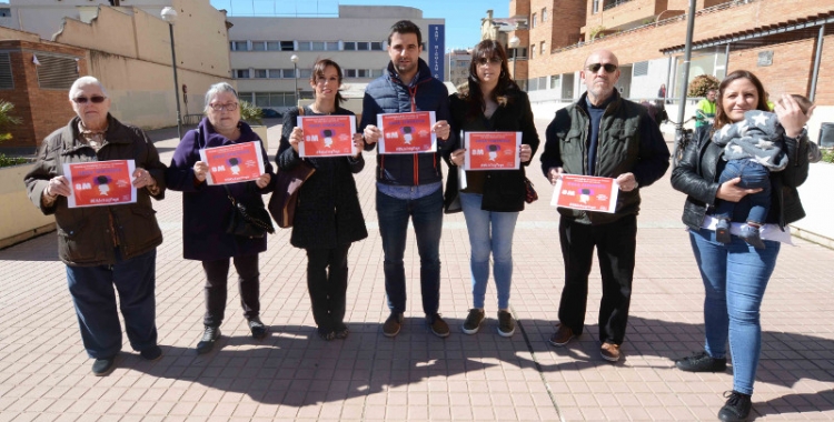 El PSC ha reclamat la igualtat de les dones des de la plaça Dolors Miralles. Foto: Roger Benet