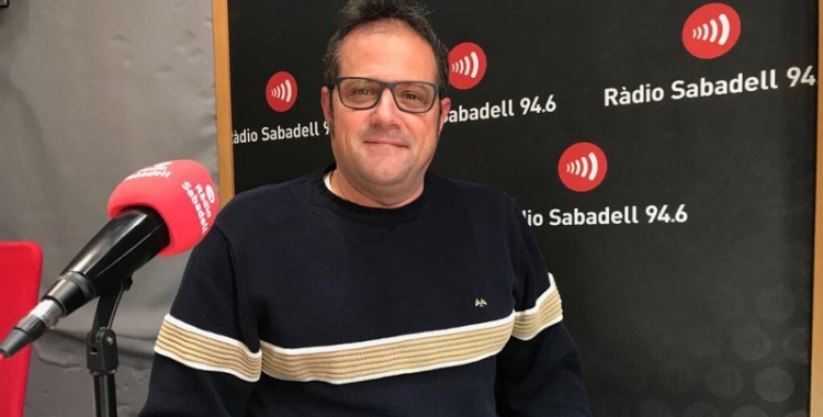 Roger Menescal, del Rugby Sant Quirze, a l'estudi de Ràdio Sabadell | Adrián Arroyo