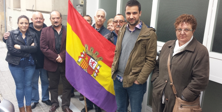 Militants socialistes davant el Cercle Republicà Federal | Pau Duran