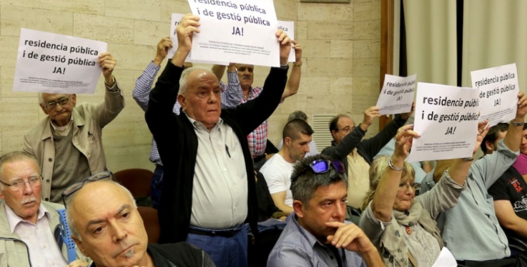 Membres de la Plataforma reivindicant l'equipament durant un Ple municipal | Ciutadans