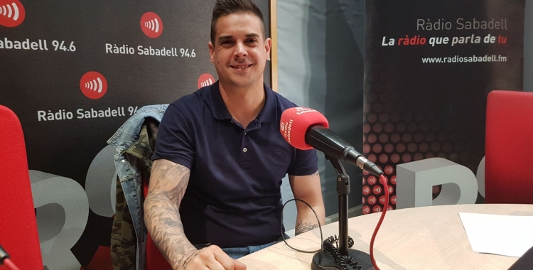 Jordi Pla a l'estudi de Ràdio Sabadell | Raquel García 
