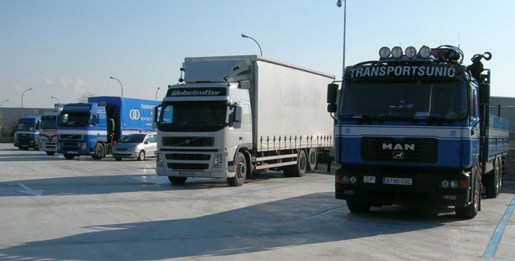 Aparcament de camions a Castellar del Vallès | Arxiu