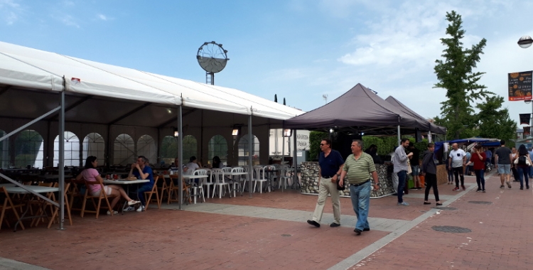 La festa del Centro Regional de Murcia està a l'Eix Macià des de divendres/ Karen Madrid