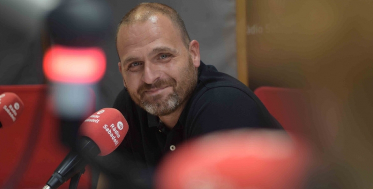 Jonathan Ramírez als estudis de Ràdio Sabadell