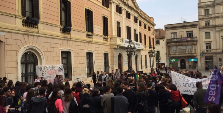 Concentració a la plaça de Sant Roc | Ràdio Sabadell 