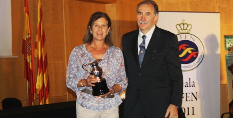 Mari Paz rep un premi de la Federació Espanyola de Natació | rfen.es