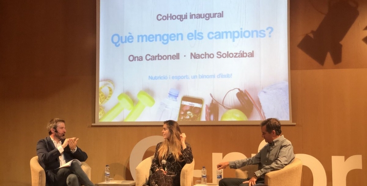 Ona Carbonell i Nacho Solozábal amb Sergi Garcés durant l'acte de dijous | Nutre Salud