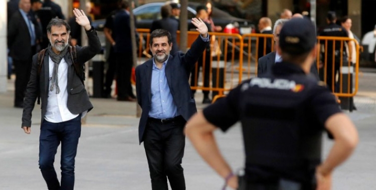 Jordi Cuixart i Jordi Sànchez a les portes del Tribunal Suprem | Cedida