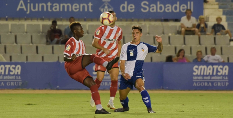 Pol Ballesteros durant el partit d'ahir contra el Girona | Roger Benet