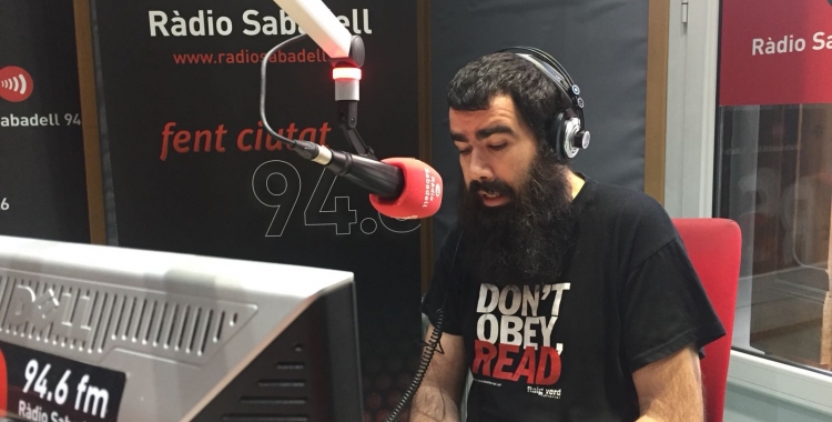 Àlex Hinojo, als estudis de Ràdio Sabadell |Aleix Graell