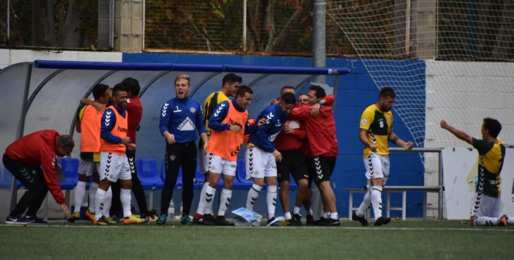 La banqueta sabadellenca celebra el segon gol d'ahir a La Almozara | Críspulo Díaz