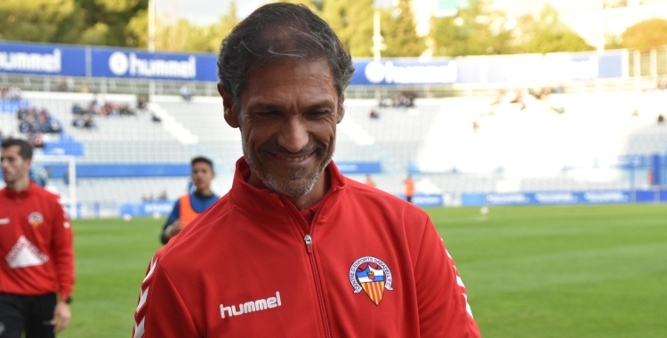Toni Seligrat, somrient, content pel paper del seu equip a Paterna | Crispulo D.