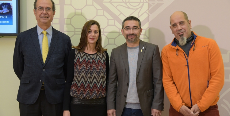 Josep M. Suàrez Iborra, president de la Fundació Atendis; Laura Ferrer, Avan; Gabriel Fernandez, regidor d’Acció Social i  Jordi Cortés, ballarí, coreògraf i director de Liant la Troca  | Roger Benet