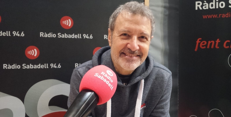 Toni Xuclà als estudis de Ràdio Sabadell | Pau Duran