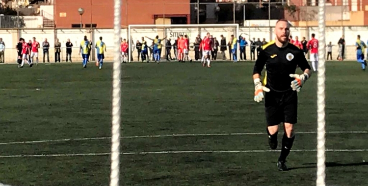 Lluri Granado celebrant en primer pla el gol de penal de Jairo | Adrián Arroyo