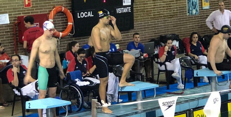 Óscar Salguero a punt de saltar a la piscina de Pozuela | Óscar Salguero