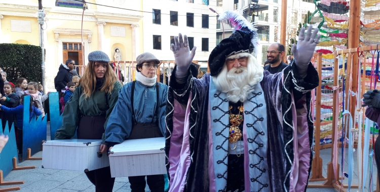 L'Ambaixador ha recollit avui tots els destijos dels nens sabadellencs/ Karen Madrid