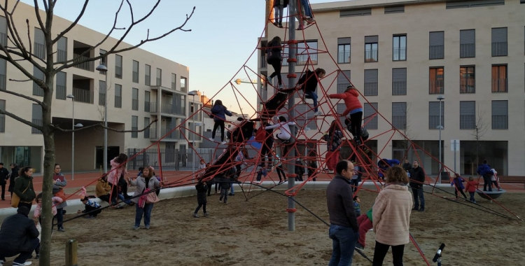 Imatge de la nova zona de la plaça Dolors Miralles | Sergi Garcés 