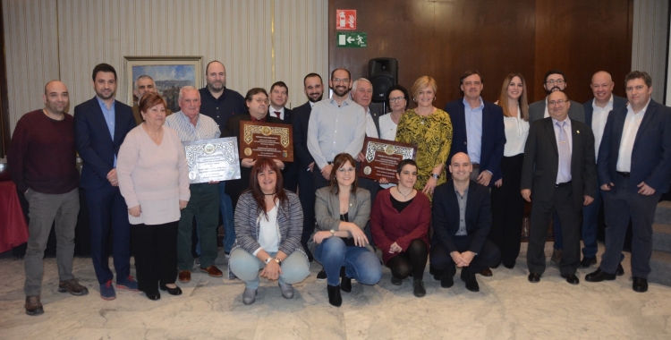 Imatge de família amb els premiats i els representants polítics | David Bisbal