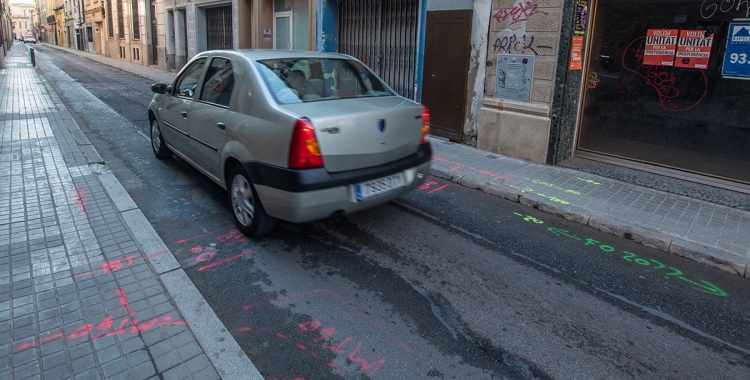 El carrer Sant Pere, a punt per l'inici de les obres, aquest matí/ Roger Benet