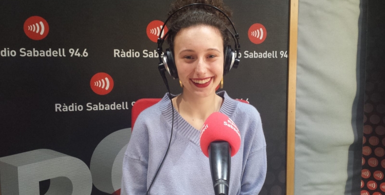 Paula Valls als estudis de Ràdio Sabadell | Pau Duran