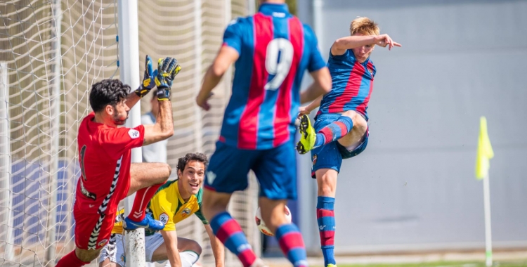 Cantero superant a Roberto en l'1-0 ahir a Bunyol | Levante UD