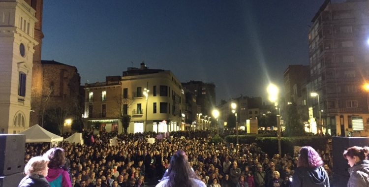  La segona manifestació feminista torna a mobilitzar 3.500 sabadellenques als carrers | Ràdio Sabadell 