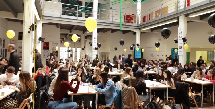 130 alumnes de l'ESDI assagen solucions per Vueling, Carnet Jove i Gestmusic | Cedida