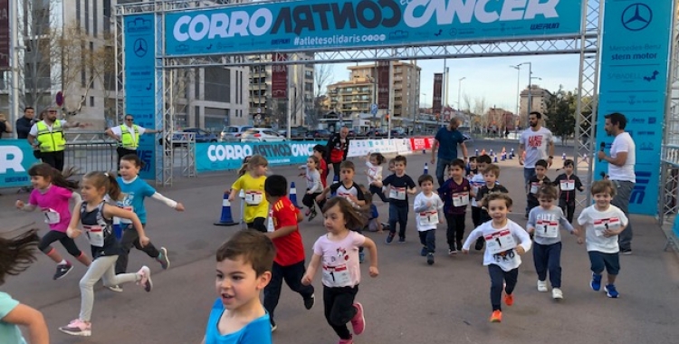 Corro contra el Càncer escalfa motor amb la cursa infantil | Cedida