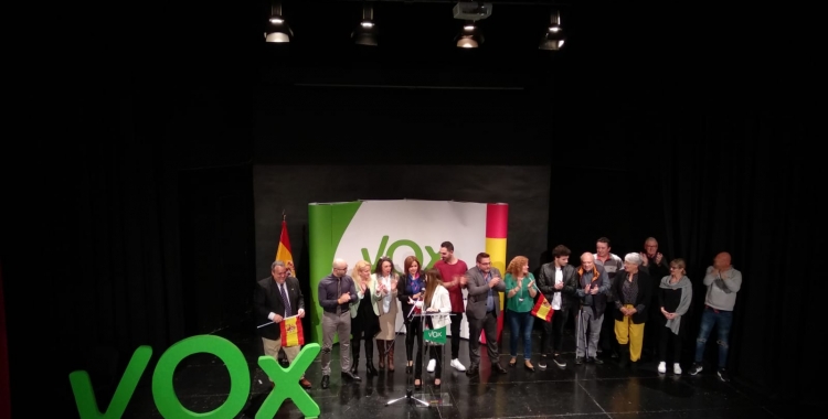 Tot l'equip de Vox Sabadell sobre l'escenari | Helena Molist