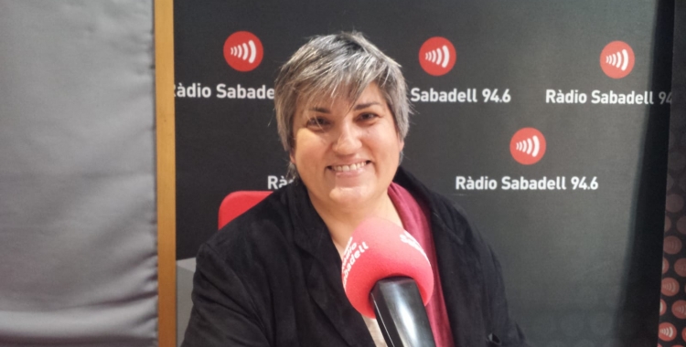 Montse Barderi, als estudis de Ràdio Sabadell/ Pau Duran