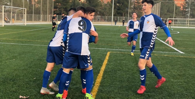 El juvenil arlequinat celebra un gol de Jandro a Olímpia contra el Jàbac | Cedida