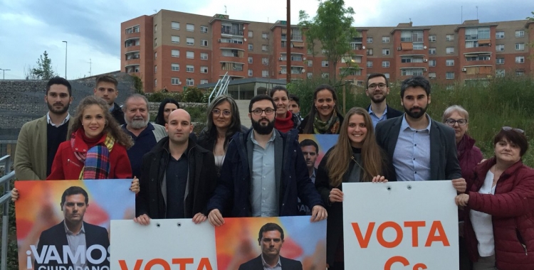 Membres de C's a la plaça d'Espanya | Ràdio Sabadell 
