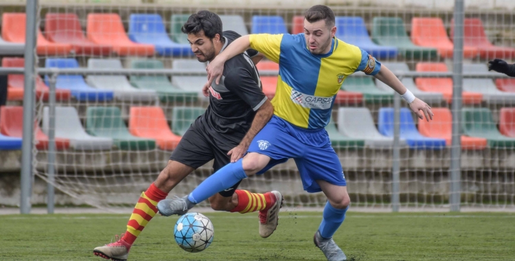 El Sabadell Nord i el Tona van empatar a Ca n'Oriac (1-1) a la primera volta. | Roger Benet