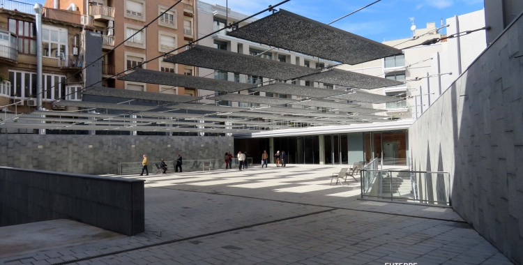 Plaça del solar de l'antic Euterpe/ Cedida