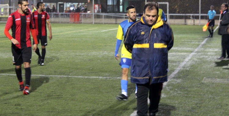 Quico Díaz rumiant durant el partit de la primera volta a Sant Cugat | Adrián Arroyo