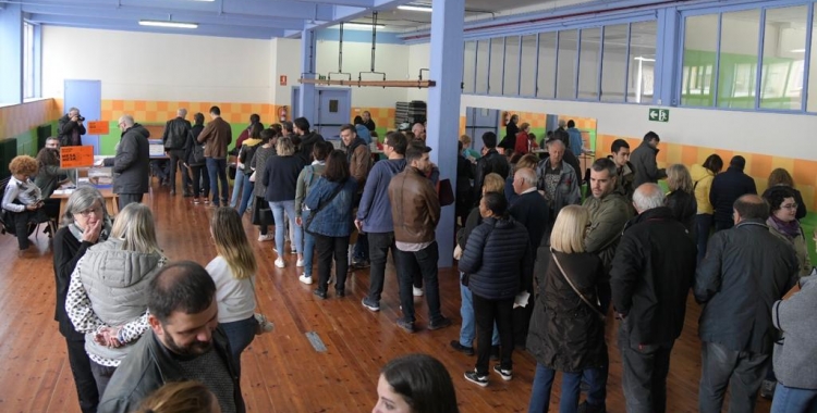 Col·legi electoral a Sabadell aquest matí | Roger Benet
