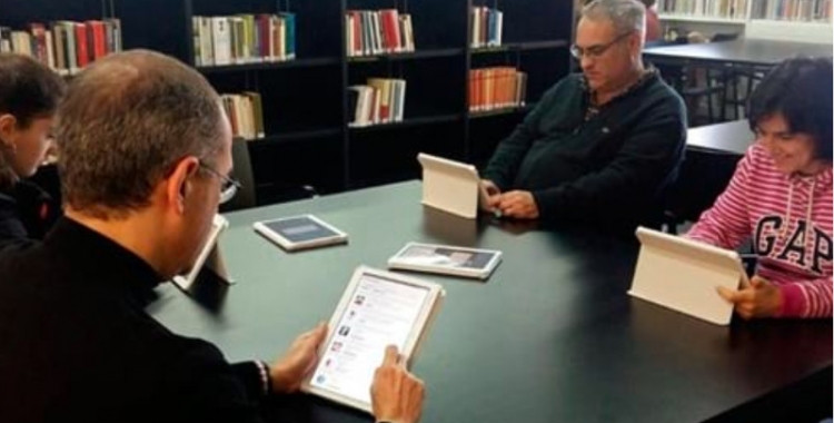 La Diputació de Barcelona ha facilitat tauletes a totes les biblioteques/ Cedida