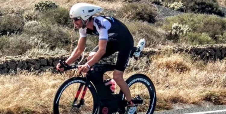 Blanchart va patir molt en el segment ciclista, afectat especialment pel vent. | Instagram